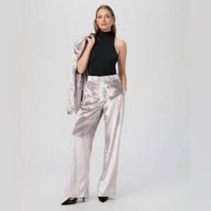 Paige
Chateau Velvet Wide-Leg Pants in Pewter. Size 2
